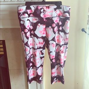 Athletic Capri Leggings